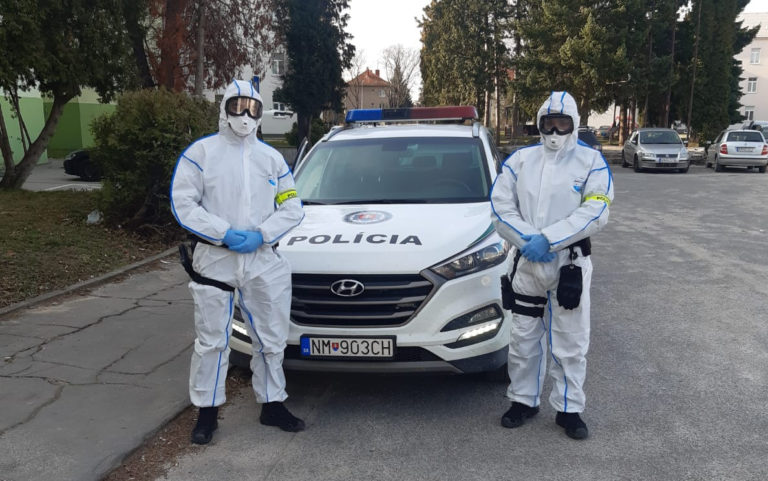 Koronavírus, polícia