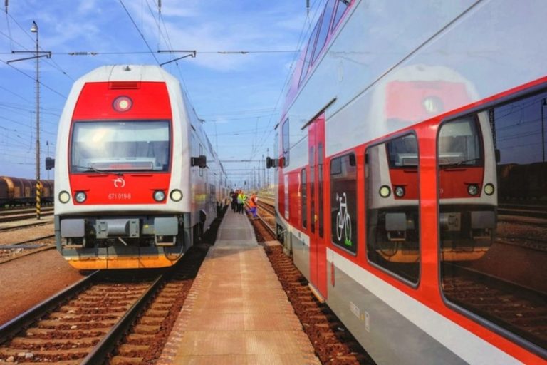 Viac ako dvadsať rokov bez zásadných investícií do majetku, ale i do ľudského potenciálu, má podľa národného vlakového dopravcu svoje hranice a trpezlivosť dochádza všetkým.
