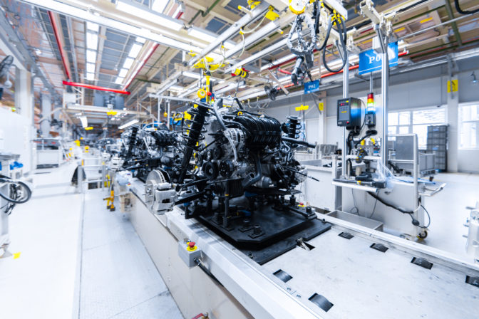 Koronavírus môže ohroziť výrobu v automobilkách