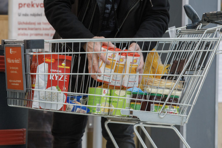 BRATISLAVA: Obchody počas mimoriadnej situácie