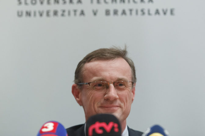 STU: Riešenie situácie na FIIT