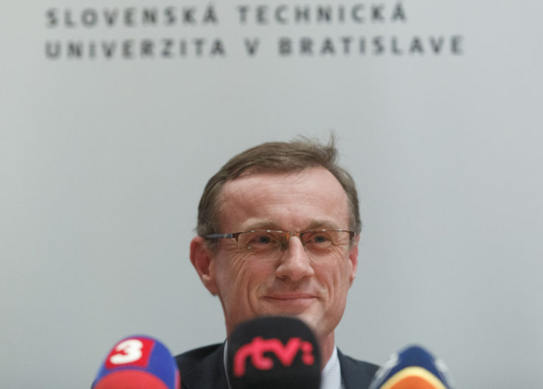 STU: Riešenie situácie na FIIT