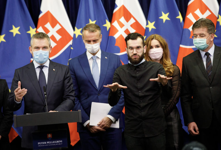 Vláda po mimoriadnom rokovaní