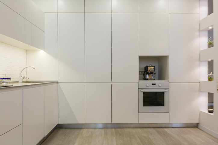 Moderná biela kuchyňa