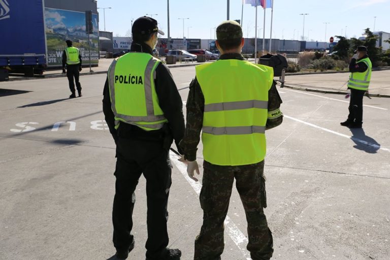 Polícia