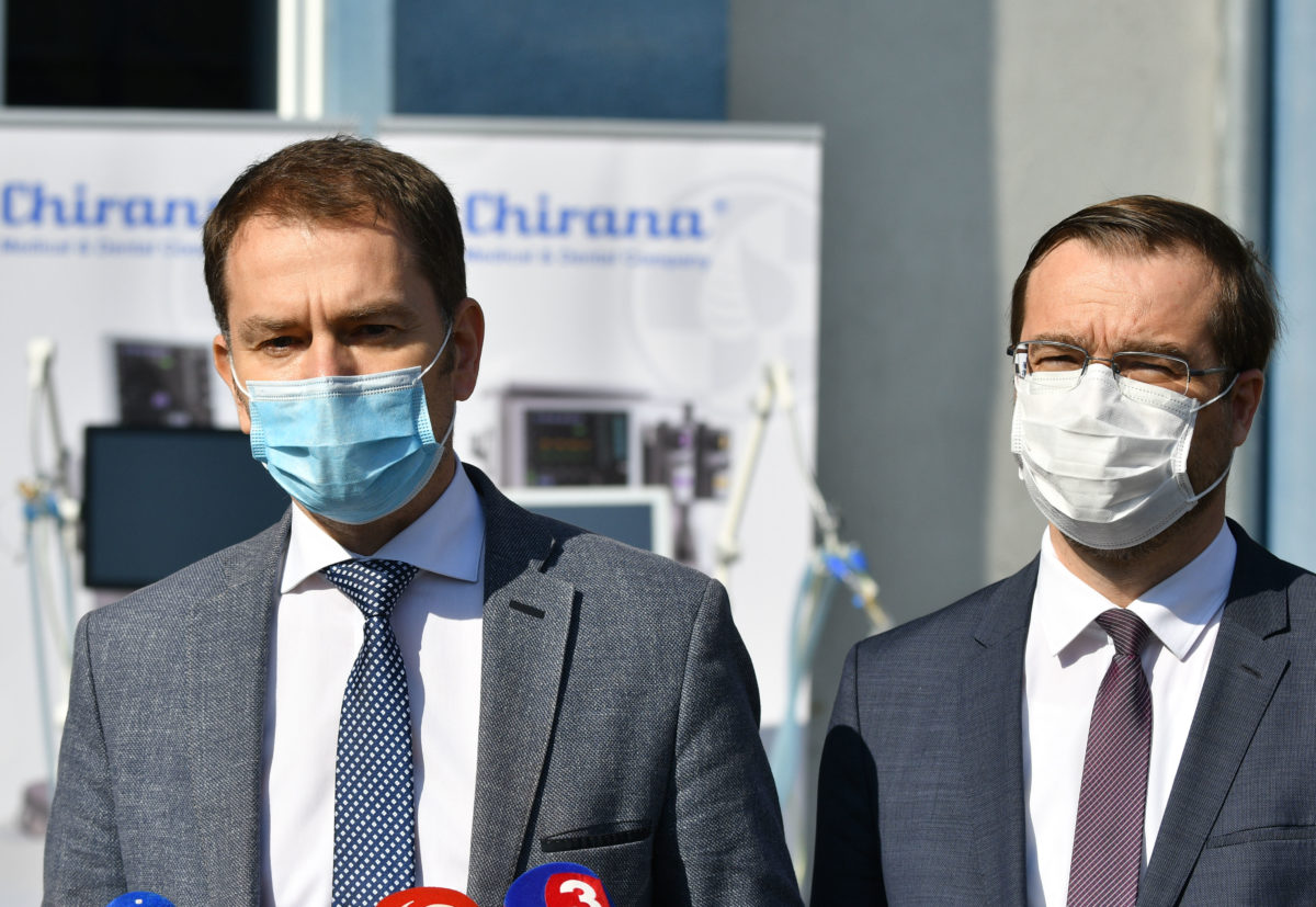 PREMIÉR: Navštívil spoločnosť Chirana Stará Turá