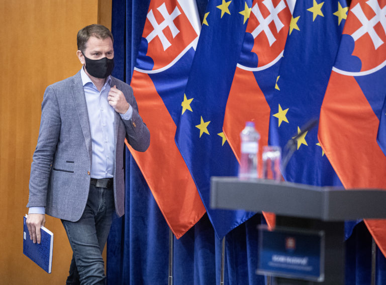 PREMIÉR: Opatrenia počas veľkonočných sviatkov