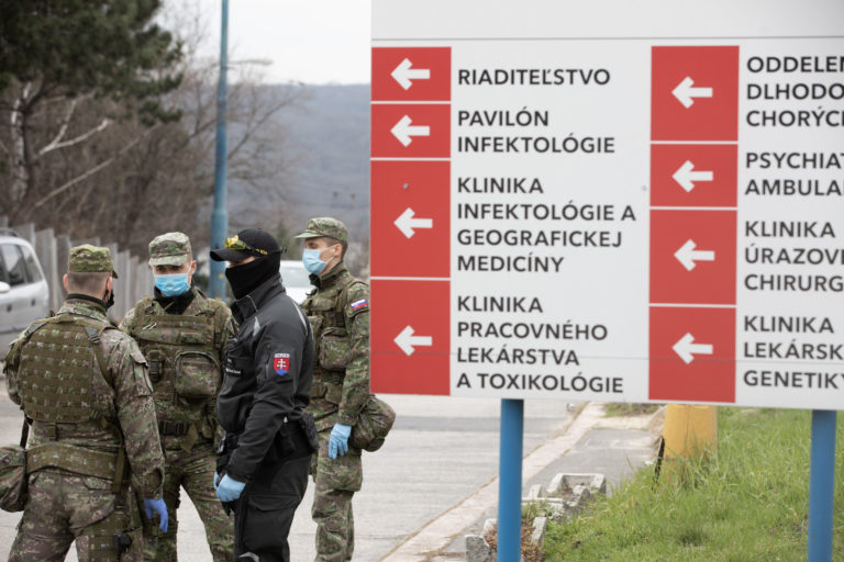 BRATISLAVA: Situácia pred klinikou infektológie