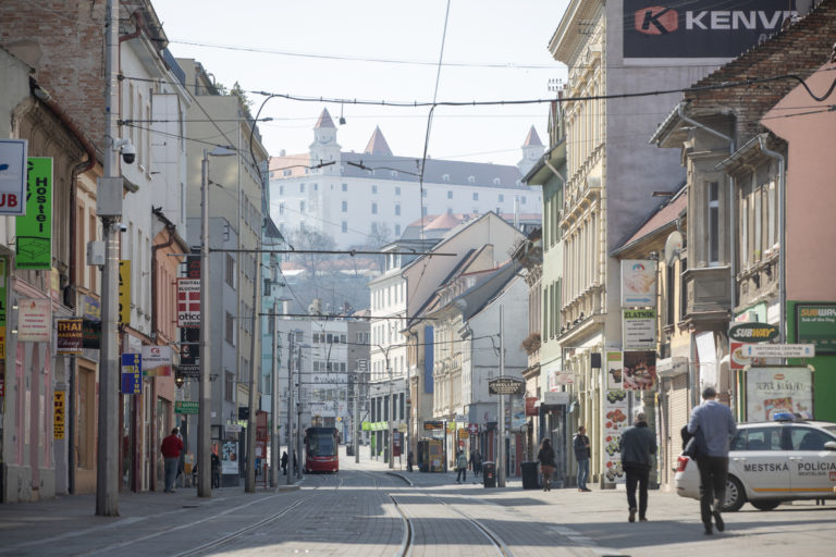 BRATISLAVA: Ulice mesta počas mimoriadnej situácie