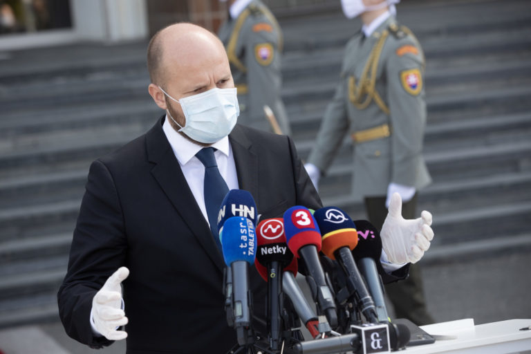 PREZIDENTKA: Navštívila ministra obrany SR Naïa