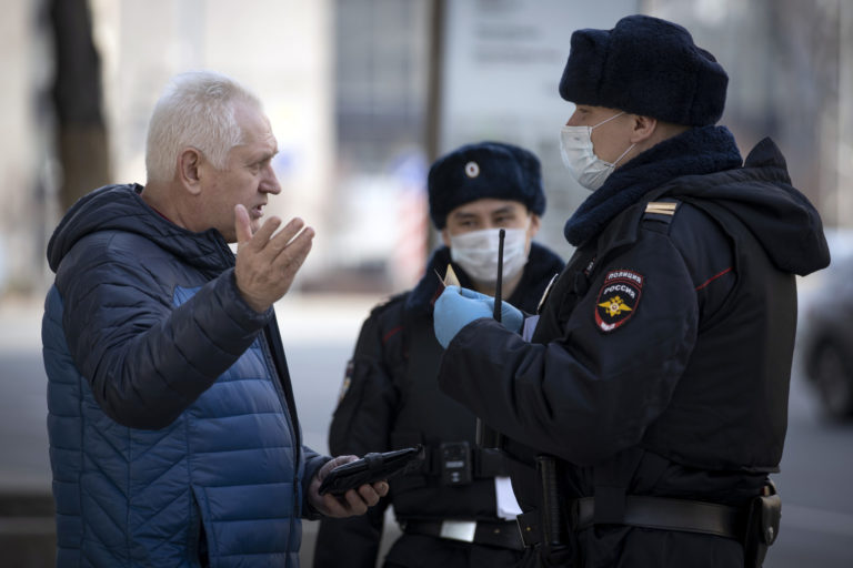 Rusko, koronavírus, polícia