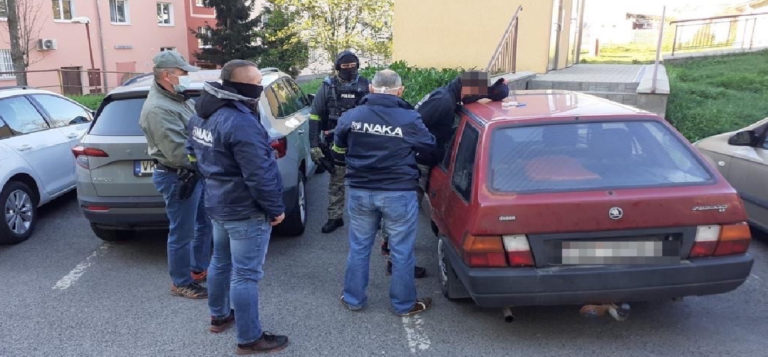 NAKA obvinila dve osoby z vydierania súdnej exekútorky