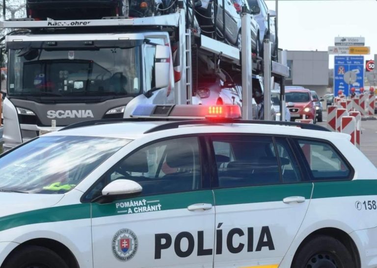 Polícia, kamión