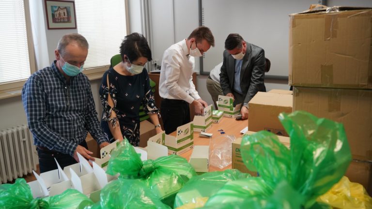 Župa distribuuje rýchlotesty pre poskytovateľov sociálnych služieb v kraji