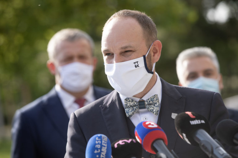 DOLEAL: Prijal predstaviteľov Združenia SK 8
