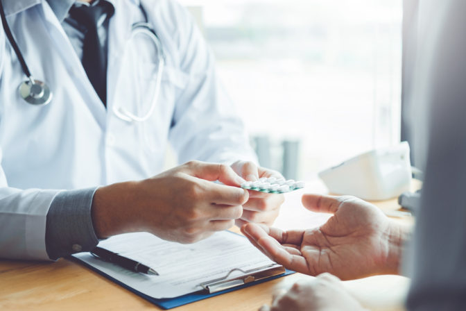 Lekár, doktor, pacient, lieky