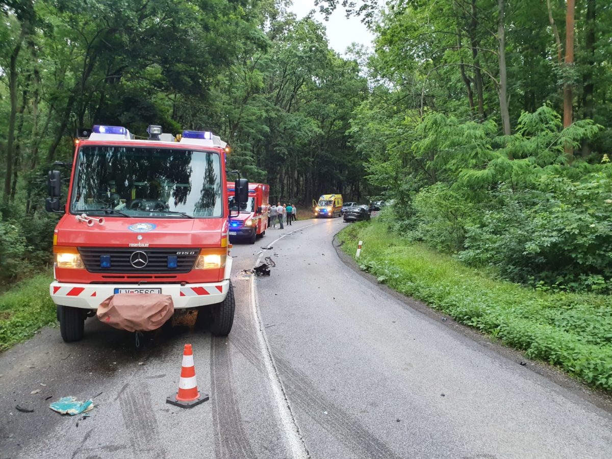 Zrazka autobusu s autom