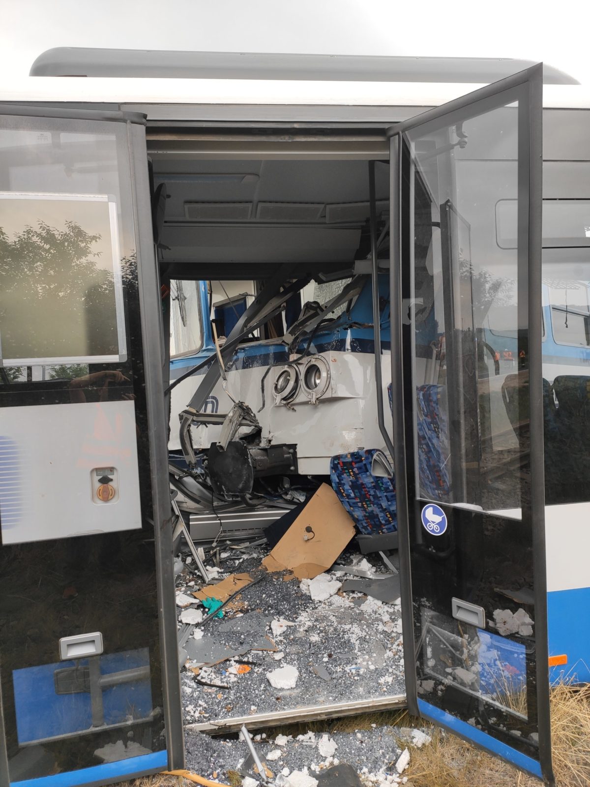 Zrážka, vlak, autobus, Benešov