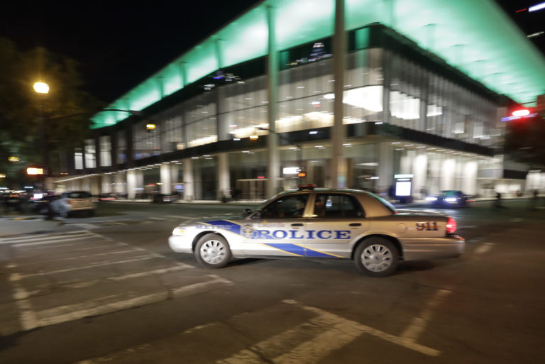 Polícia police amerika strelba na stanici