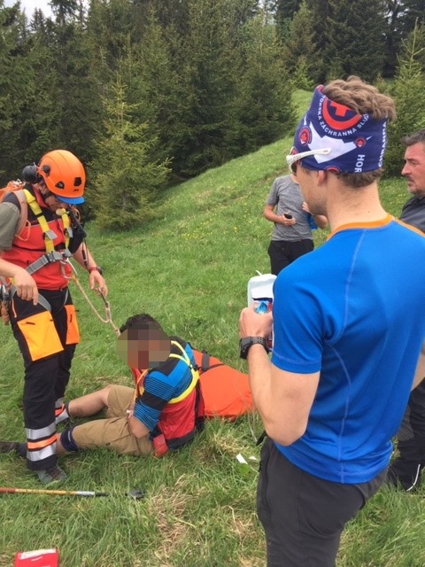 Horska zachranna sluzba pomoc zranenie turista nizke tatry.jpg