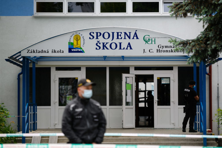 VRÚTKY: Útok na základnej škole