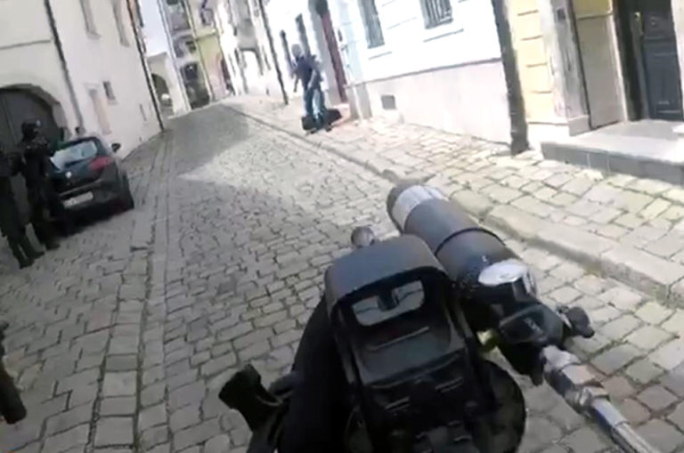POLÍCIA: Zasahovala proti mužovi ozbrojenému nožom