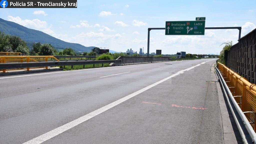 Krádež, maketa policajta