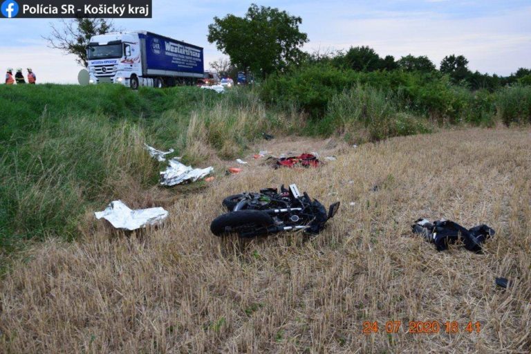 Dopravná nehoda, zrážka motorky s traktorom