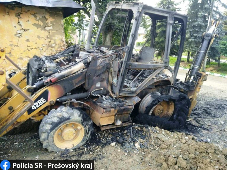 Požiar bagrov a rodinného domu
