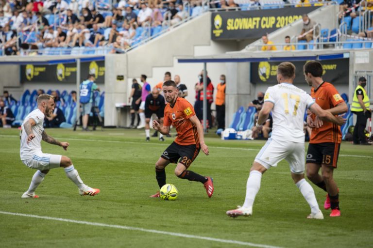 FUTBAL: Bratislava - Ružomberok