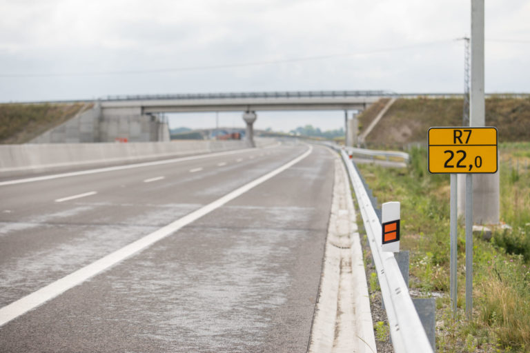 Rýchlostná cesta R7 počas oficiálneho otvorenia cesty R7 Holice - Ketelec a časti diaľnice D4 Ketelec - Rovinka v Blatnej na Ostrove. Blatná na Ostrove, 19. júl 2020.