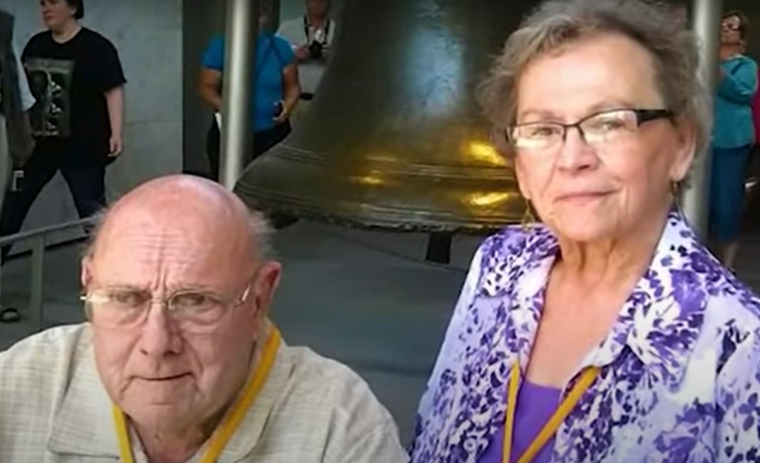 Koronavírus, Betty a Curtis Tarpleyovci