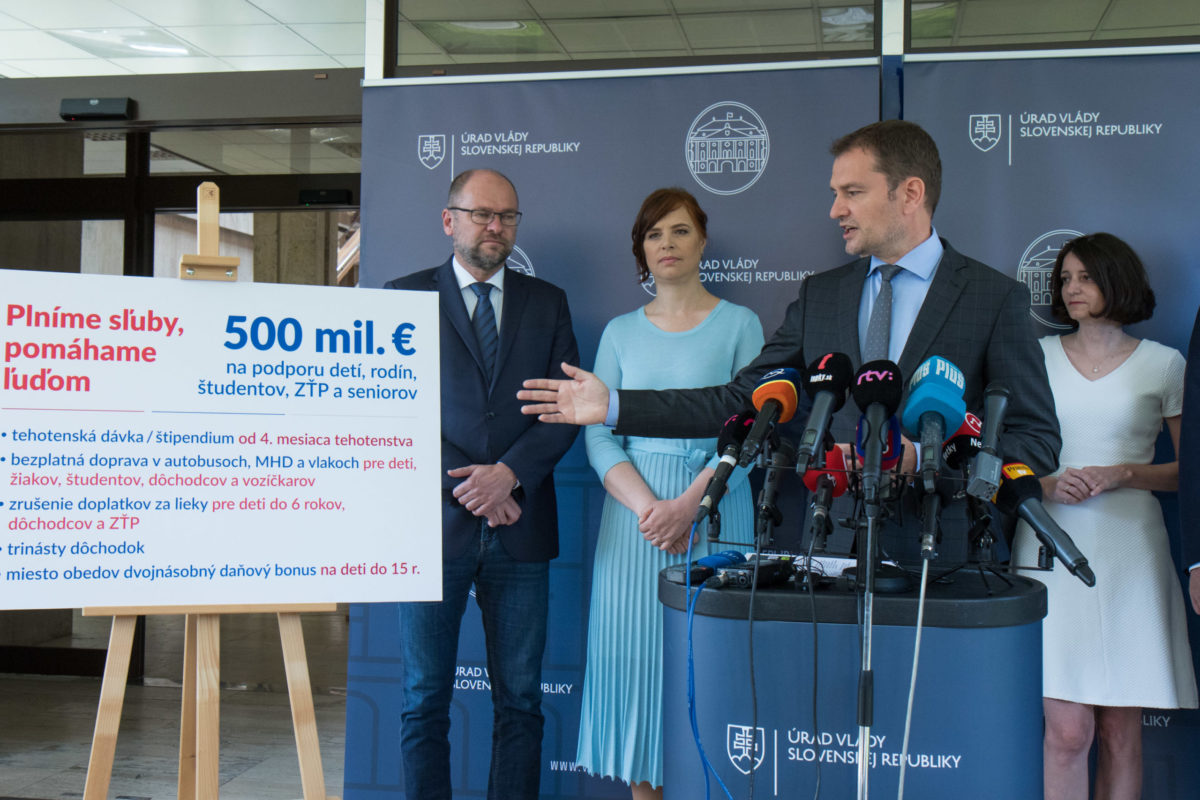 KOALÍCIA: Plníme sľuby, pomáhame ľuïom