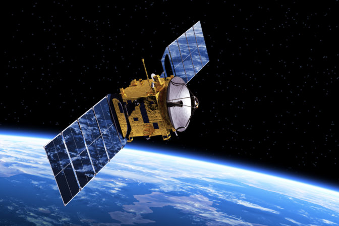Satelit, vesmír