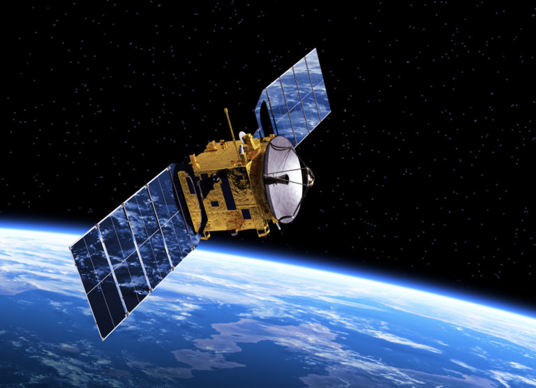 Satelit, vesmír