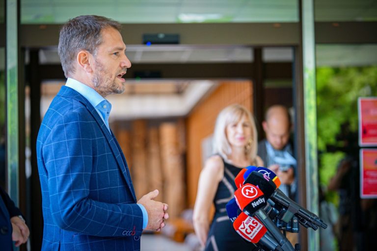 VLÁDA: Rokovanie epidemiológov