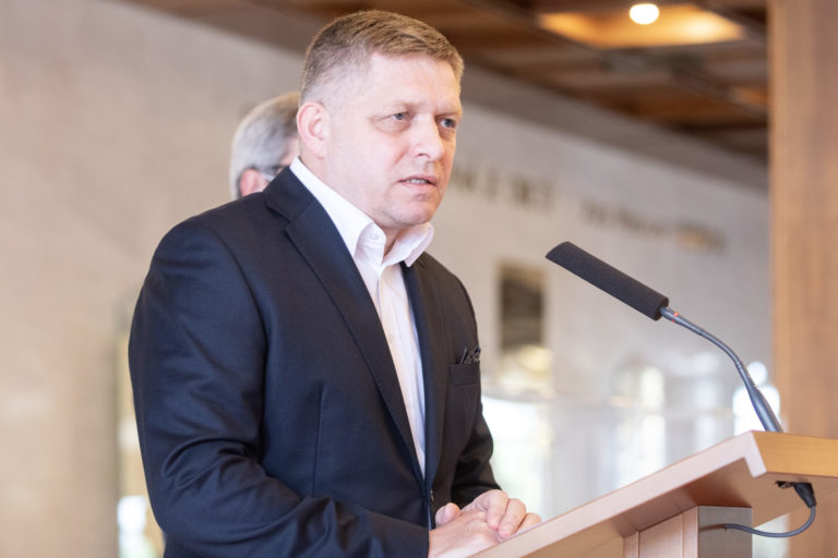 SMER SD: Pokračujúci rozklad právneho štátu