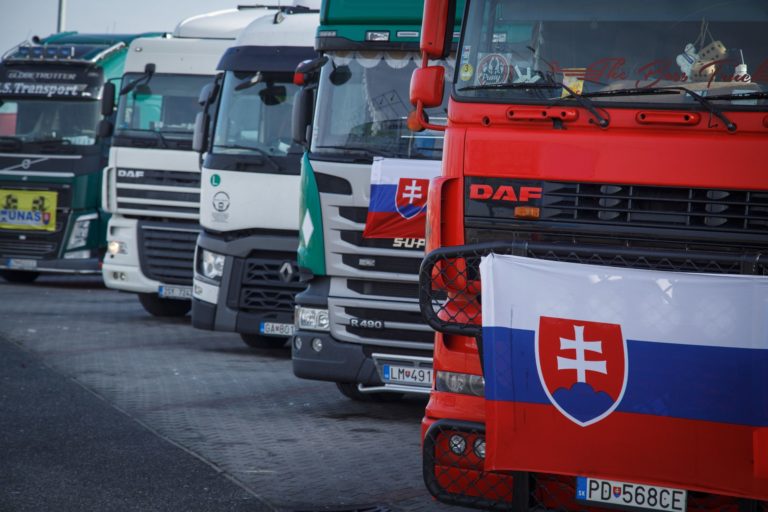 Kamióny, autodopravcovia