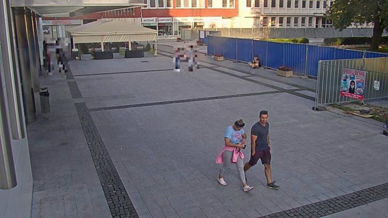 Krádež, peniaze, bankomat