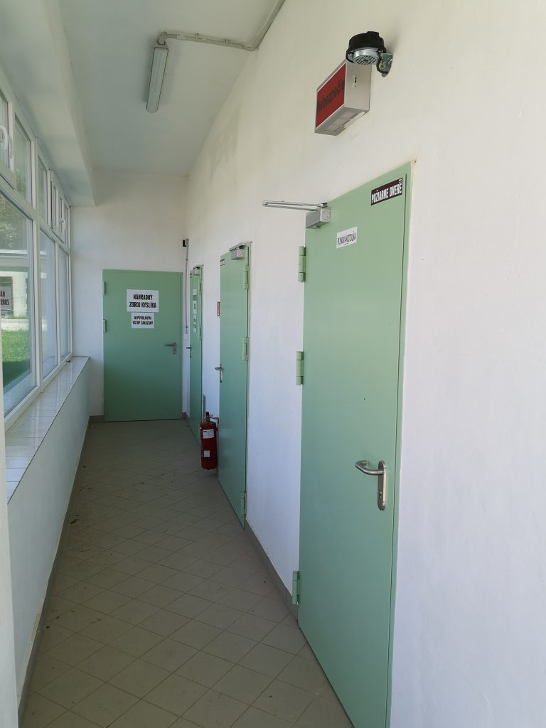 Nemocnica s poliklinikou brezno objekt medicinalnych plynov 2.jpg
