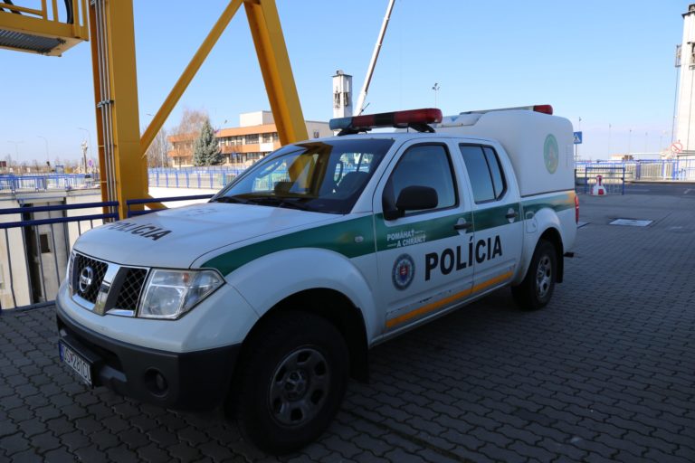Policia vodne dielo gabcikovo telo nezvestny muz.jpg