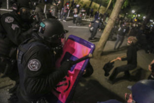 Portland, federálni agenti, protesty