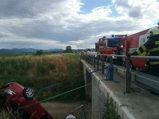 Tragicka dopravna nehoda badin bystrica hasici 3.jpg