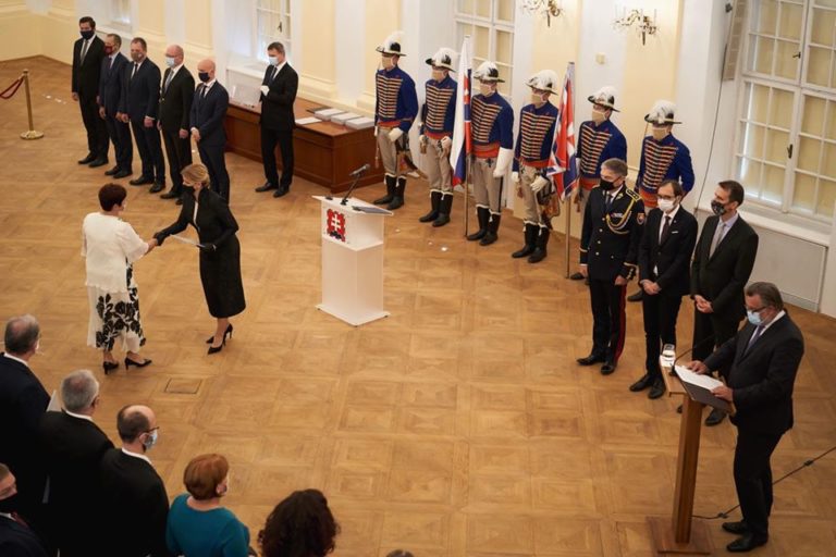 Zuzana a aputova vymenovanie profesorov.jpg