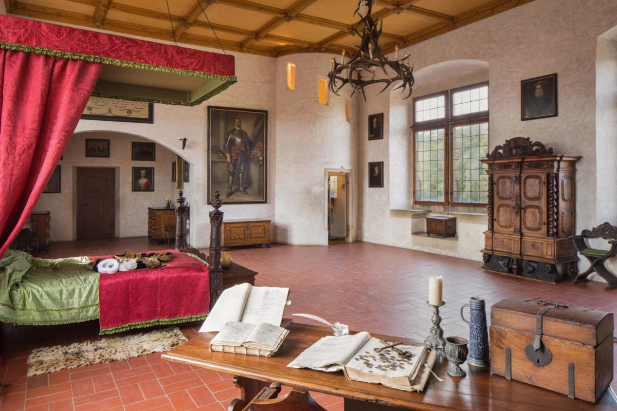 1. hrad kost foto michal dedic.jpg