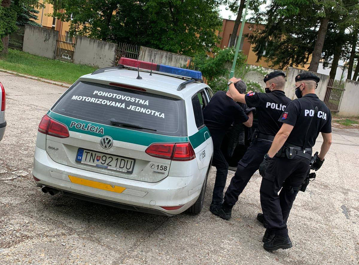 Polícia, zatýkanie