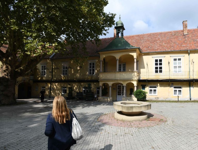 Modranský kaštieľ