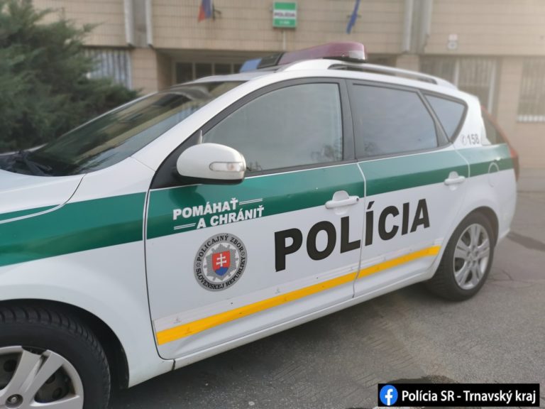 Polícia, policajné auto