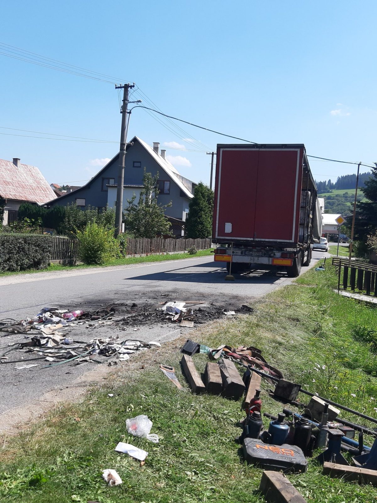 Dopravná nehoda, požiar kamiónu