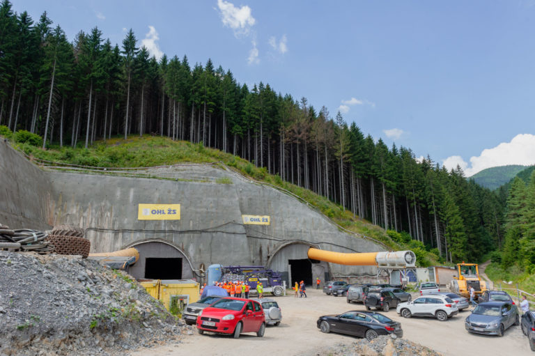 Tunel Čebrať, D1 Hubová - Ivachnová